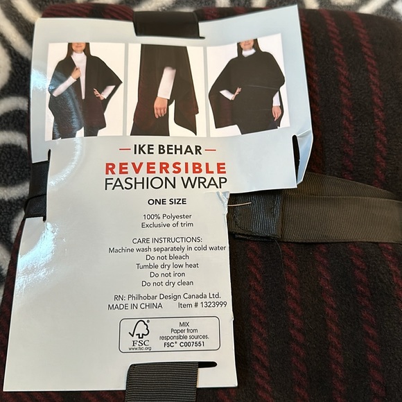 Reversible Fashion Wrap Womens - Picture 3 of 3